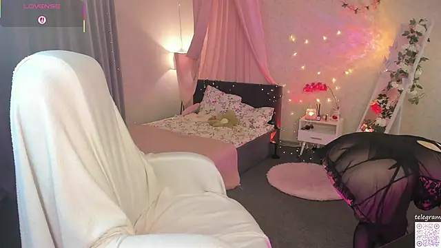 lilly Cherry  online show from 01-11-26, 11:26