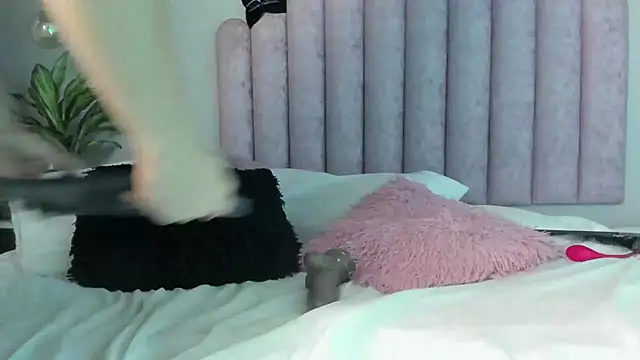 SusanBenett online show from 02-11-25, 02:35