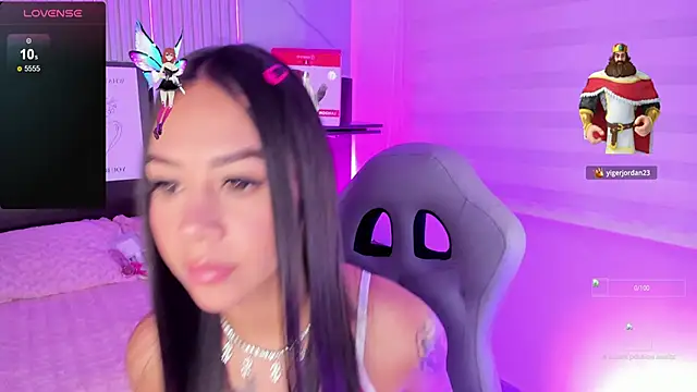 Snapshot of Violet_spencer chatting on 10-28-25, 01:09 Violet spencer online show from 10-28-25, 01:09