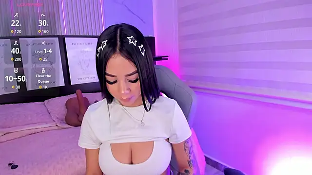 Snapshot of Violet_spencer chatting on 12-20-25, 10:17 Violet spencer online show from 12-20-25, 10:17