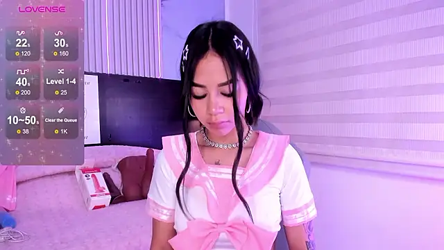 Snapshot of Violet_spencer chatting on 03-11-26, 12:27 Violet spencer online show from 03-11-26, 12:27