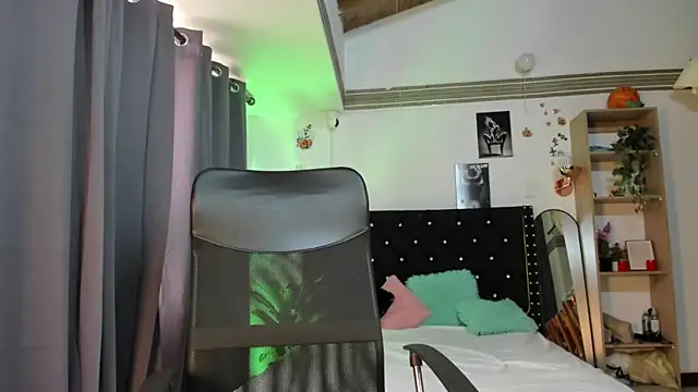 taniasweetxx online show from 12-19-24, 07:40