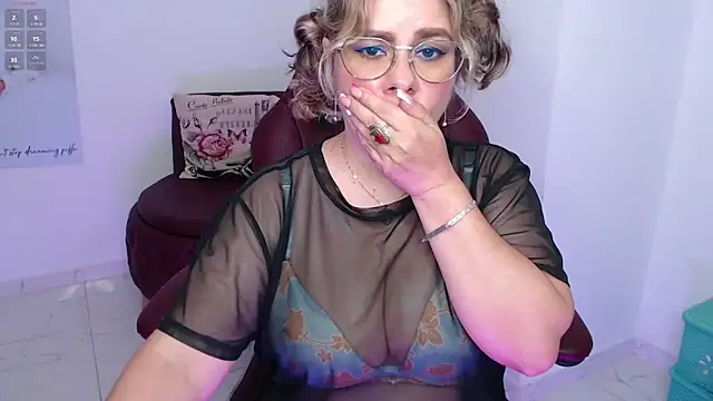 Snapshot of zehra_sanem chatting on 02-14-25, 01:02 zehra sanem online show from 02-14-25, 01:02