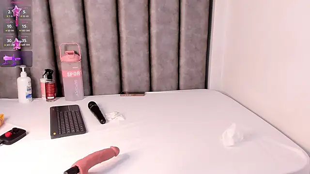 Snapshot of Katy_thompson_ chatting on 11-09-25, 04:00 Katy thompson online show from 11-09-25, 04:00