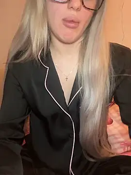 Holly-Glamour online show from 02-12-26, 01:22