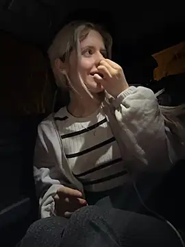 Holly-Glamour online show from 03-04-26, 11:33