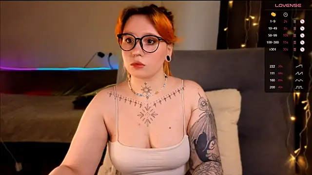 Snapshot of The_Full_Red_Moon chatting on 11-27-25, 09:00 The Full Red Moon online show from 11-27-25, 09:00