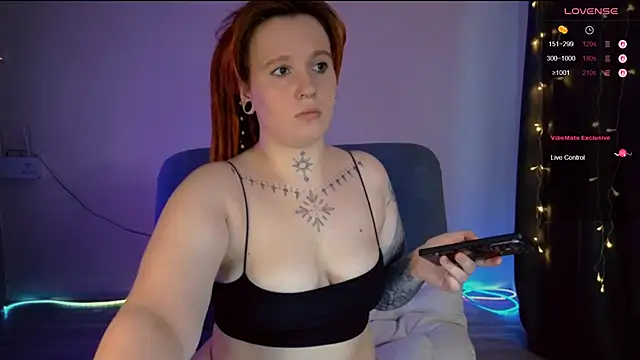 Snapshot of The_Full_Red_Moon chatting on 01-12-26, 09:58 The Full Red Moon online show from 01-12-26, 09:58