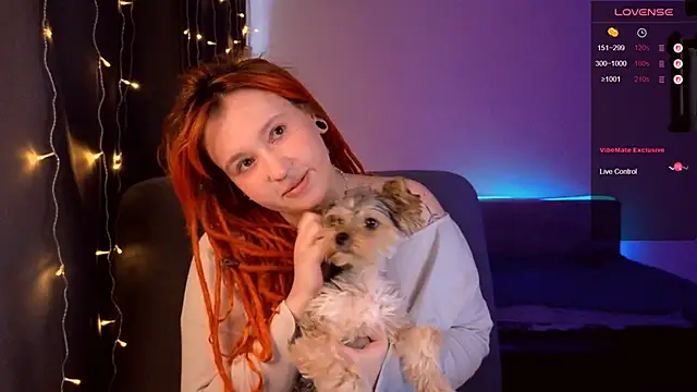 Snapshot of The_Full_Red_Moon chatting on 02-07-26, 10:30 The Full Red Moon online show from 02-07-26, 10:30