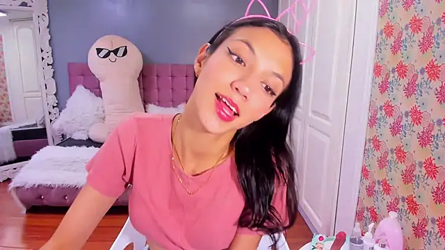 Snapshot of Iris_Stone_ chatting on 12-05-24, 08:00 Iris Stone online show from 12-05-24, 08:00