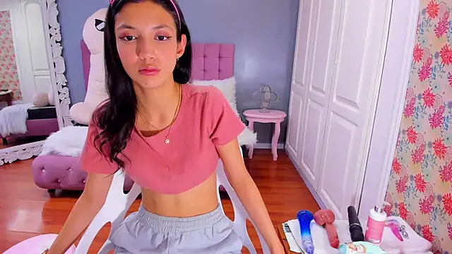 Snapshot of Iris_Stone_ chatting on 01-09-25, 04:28 Iris Stone online show from 01-09-25, 04:28