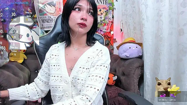 Snapshot of ravenn_20 chatting on 07-22-26, 11:35 ravenn 20 online show from 07-22-26, 11:35