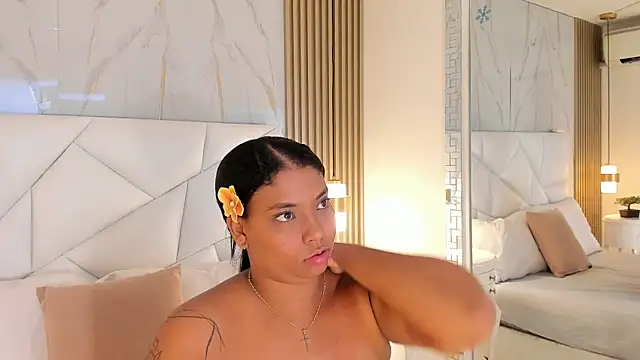 Snapshot of belacampbell chatting on 06-02-26, 05:53 belacampbell online show from 06-02-26, 05:53
