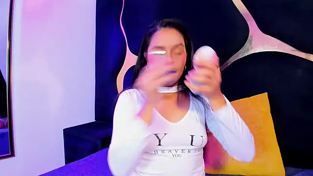 Snapshot of Ivanna18_x chatting on 10-09-25, 03:59 Ivanna18 x online show from 10-09-25, 03:59