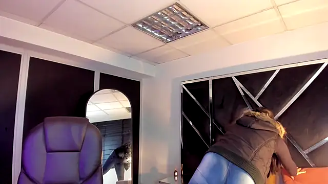 Snapshot of Ivanna18_x chatting on 10-11-25, 03:17 Ivanna18 x online show from 10-11-25, 03:17