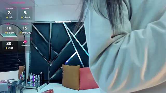 Snapshot of Ivanna18_x chatting on 10-13-25, 03:39 Ivanna18 x online show from 10-13-25, 03:39