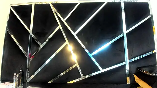 Snapshot of Ivanna18_x chatting on 11-24-25, 03:39 Ivanna18 x online show from 11-24-25, 03:39