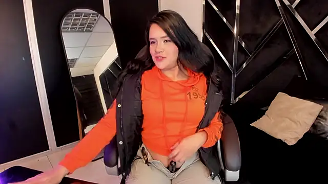 Snapshot of Ivanna18_x chatting on 11-26-25, 04:57 Ivanna18 x online show from 11-26-25, 04:57