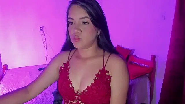 Snapshot of Ivanna18_x chatting on 12-16-25, 03:22 Ivanna18 x online show from 12-16-25, 03:22