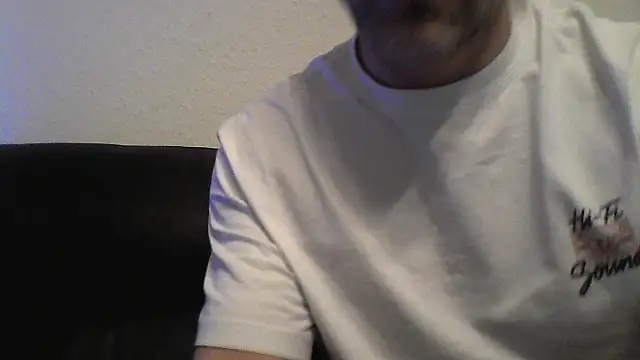 Snapshot of AttractiveSilk5 chatting on 02-08-26, 09:29 AttractiveSilk5 online show from 02-08-26, 09:29