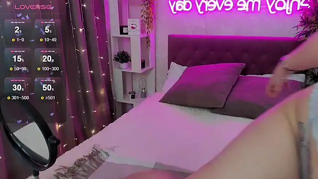 FeralPeach online show from 11-13-25, 04:33