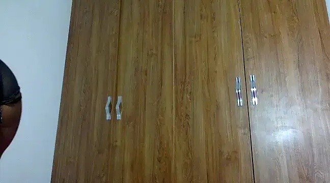 Snapshot of Rose_berry chatting on 02-21-25, 05:35 Rose berry online show from 02-21-25, 05:35