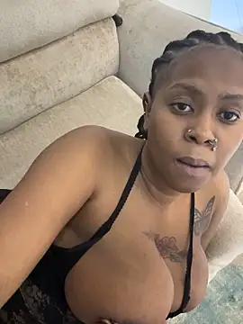 Snapshot of Rose_berry chatting on 10-10-25, 07:13 Rose berry online show from 10-10-25, 07:13