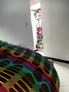 Snapshot of Rose_berry chatting on 10-18-25, 06:05 Rose berry online show from 10-18-25, 06:05