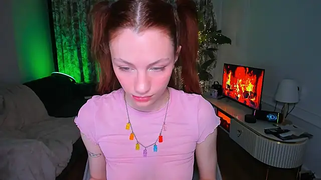 Snapshot of Alyssa_Smitt chatting on 01-07-26, 11:18 Alyssa Smitt online show from 01-07-26, 11:18