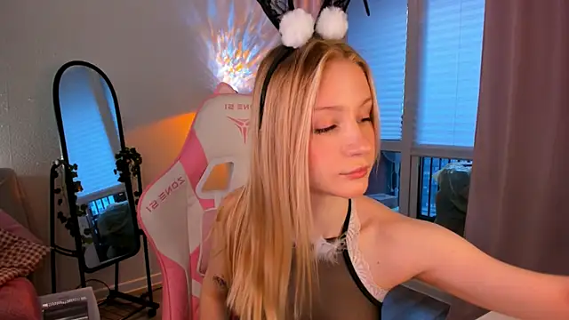 Eva Davi online show from 04-06-26, 03:37