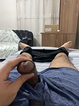 Snapshot of Metmenn7 chatting on 02-19-25, 01:08 Metmenn7 online show from 02-19-25, 01:08