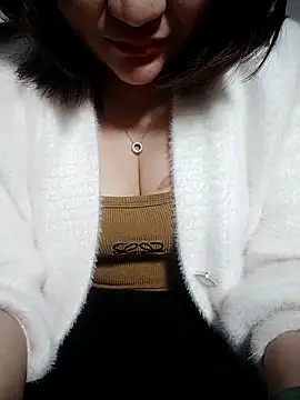 Snapshot of Rose_DiDi chatting on 02-13-25, 01:40 Rose DiDi online show from 02-13-25, 01:40