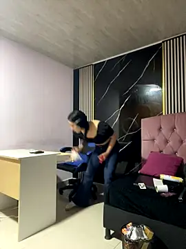 Ady 18 online show from 11-25-25, 02:28