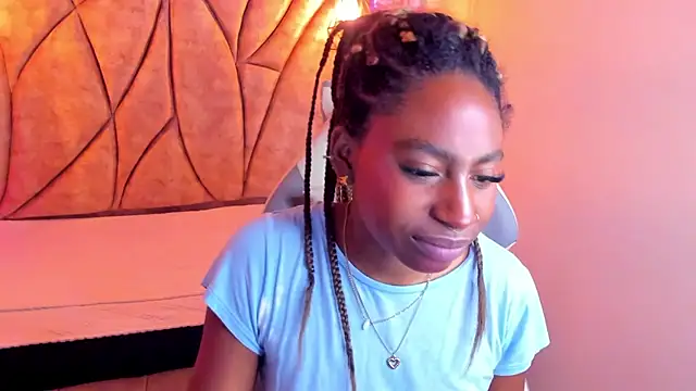 Queen perla  online show from 01-16-25, 02:51