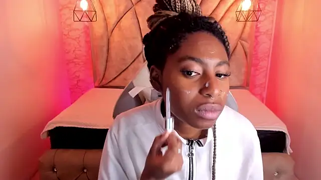 Queen perla  online show from 02-19-25, 12:11