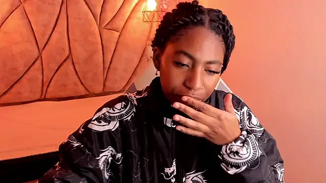 Queen perla  online show from 03-11-25, 12:17