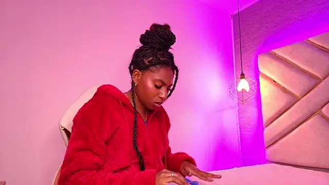 Queen perla  online show from 03-22-25, 04:15