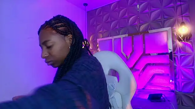 Queen perla  online show from 04-28-26, 12:32