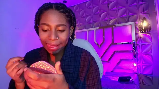 Queen perla  online show from 04-29-26, 12:09