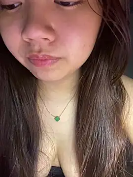 Snapshot of Hotellinh12 chatting on 02-23-25, 06:34 Hotellinh12 online show from 02-23-25, 06:34