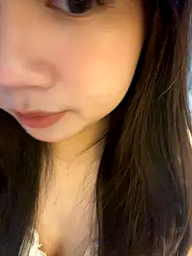 Snapshot of Hotellinh12 chatting on 09-10-25, 04:40 Hotellinh12 online show from 09-10-25, 04:40