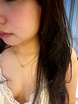 Snapshot of Hotellinh12 chatting on 09-13-25, 11:43 Hotellinh12 online show from 09-13-25, 11:43