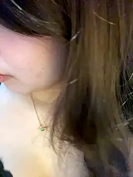 Snapshot of Hotellinh12 chatting on 09-24-25, 04:54 Hotellinh12 online show from 09-24-25, 04:54