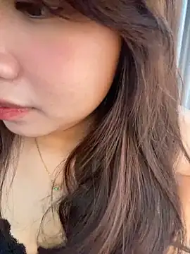 Snapshot of Hotellinh12 chatting on 09-25-25, 07:23 Hotellinh12 online show from 09-25-25, 07:23