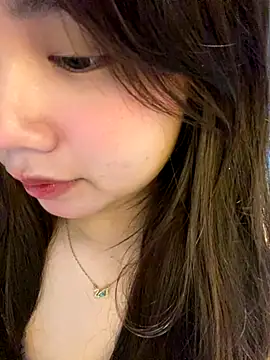 Snapshot of Hotellinh12 chatting on 10-29-25, 04:53 Hotellinh12 online show from 10-29-25, 04:53