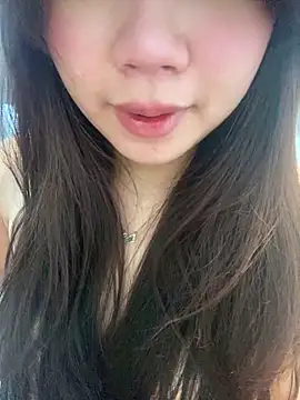 Snapshot of Hotellinh12 chatting on 11-19-25, 06:57 Hotellinh12 online show from 11-19-25, 06:57