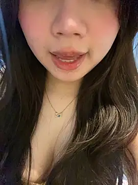 Snapshot of Hotellinh12 chatting on 11-20-25, 01:44 Hotellinh12 online show from 11-20-25, 01:44