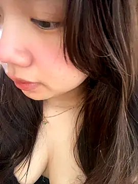 Snapshot of Hotellinh12 chatting on 11-24-25, 07:41 Hotellinh12 online show from 11-24-25, 07:41