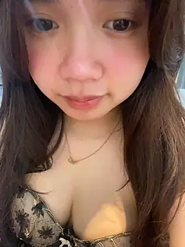 Snapshot of Hotellinh12 chatting on 11-25-25, 08:03 Hotellinh12 online show from 11-25-25, 08:03