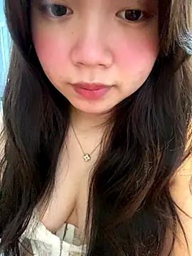 Snapshot of Hotellinh12 chatting on 12-16-25, 05:12 Hotellinh12 online show from 12-16-25, 05:12